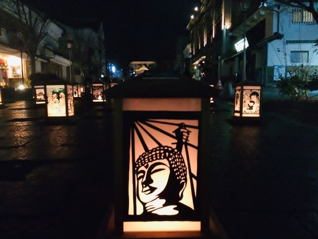 tomyo-light-installation-lantern