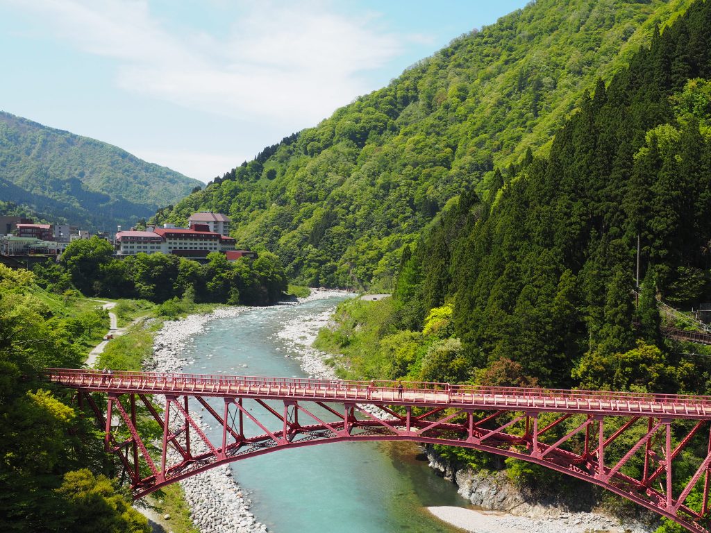 kurobe-gorge-railway-toyama