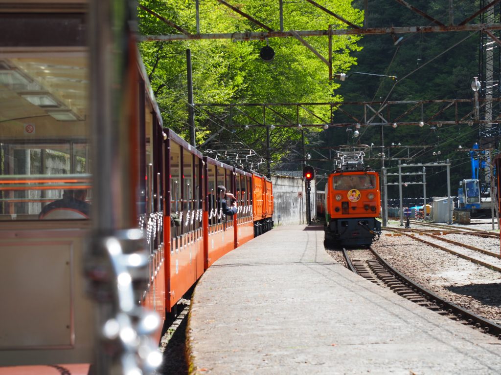 kurobe-gorge-railway-toyama