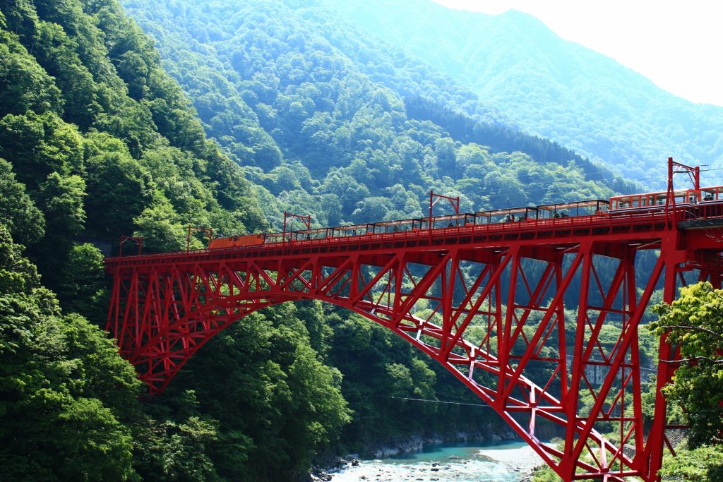 kurobe-gorge-railway