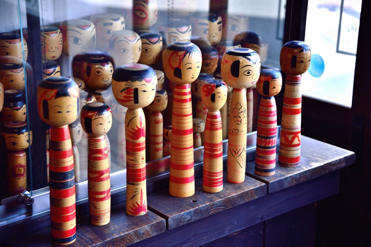 kokeshi-doll-art