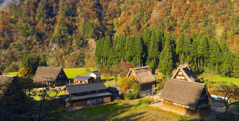 15 Things to Do in Shirakawa-go & Where To Stay - SNOW MONKEY RESORTS