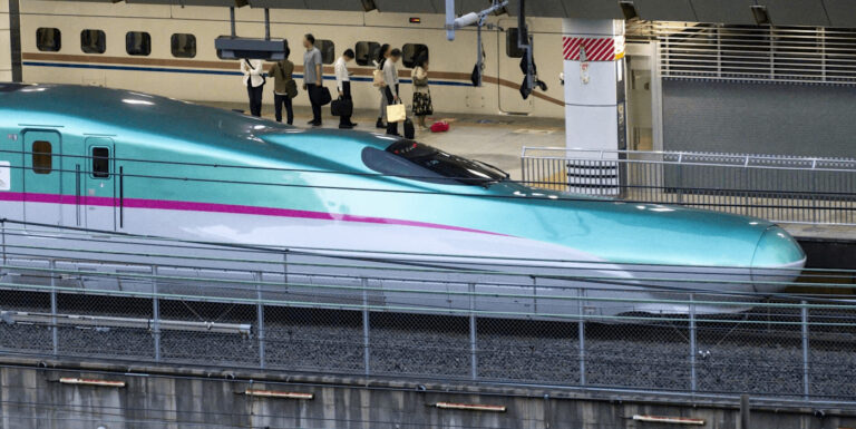 Tohoku Shinkansen (Tokyo-Sendai-Morioka-Shin-Aomori) inc. Yamagata