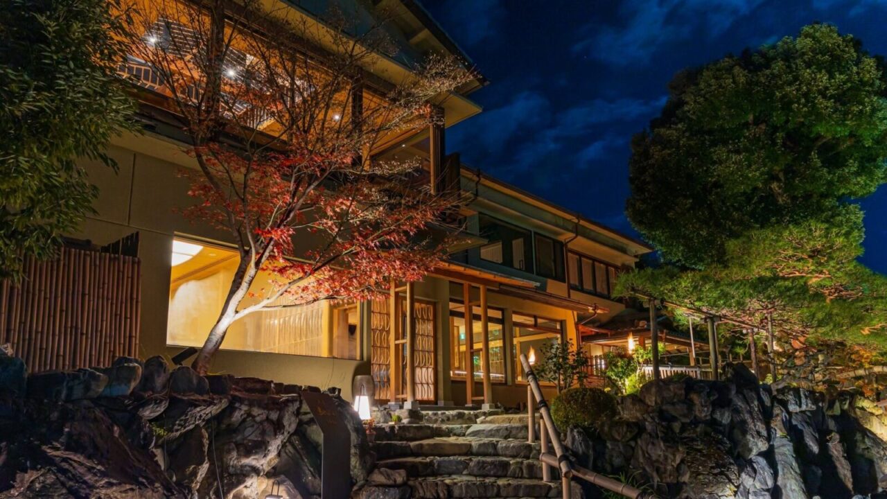 Best Places to Stay in Hakone - SNOW MONKEY RESORTS