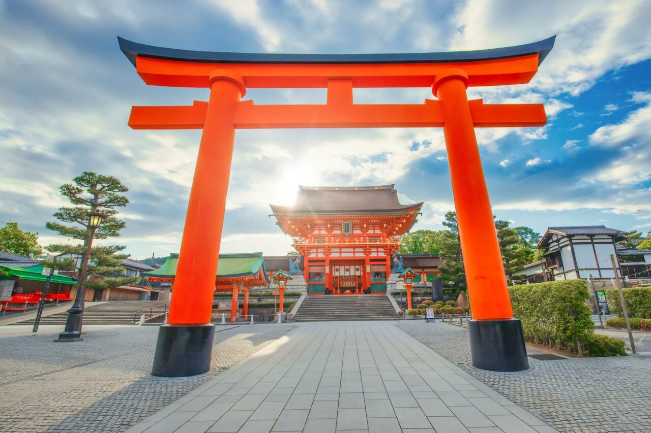 Fushimi Inari Taisha - SNOW MONKEY RESORTS